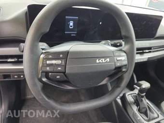 2025 Kia K4 LXS - miniatura 10