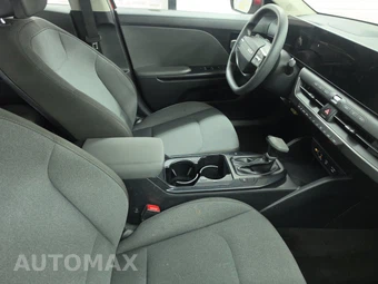 2025 Kia K4 LXS - miniatura 8