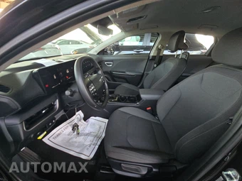 2025 Kia K4 LXS - miniatura 7