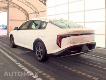 2025 Kia K4 LXS - miniatura 6