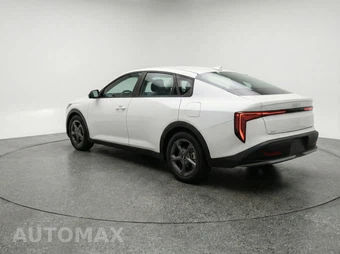2025 Kia K4 LXS - miniatura 5