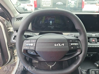 2025 Kia K4 LXS - miniatura 10