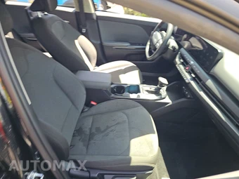2025 Kia K4 LXS - miniatura 8