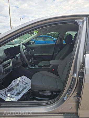 2025 Kia K4 LXS - miniatura 3
