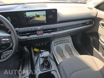 2025 Kia K4 LXS - miniatura 10