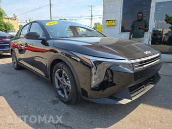 2025 Kia K4 LXS - miniatura 4