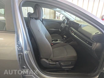 2025 Kia K4 LXS - miniatura 8