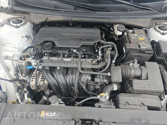 2025 Kia K4 LXS - miniatura 15
