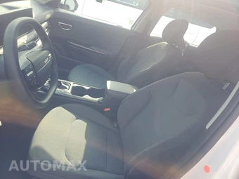 2025 Kia K4 LXS - miniatura 7