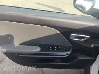 2025 Kia K4 LXS - miniatura 9