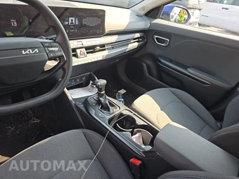 2025 Kia K4 LXS - miniatura 11
