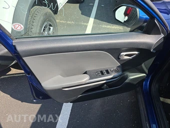 2025 Kia K4 LXS - miniatura 9