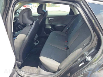 2025 Kia K4 LXS - miniatura 13