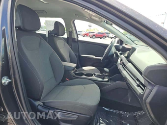 2025 Kia K4 LXS - miniatura 18