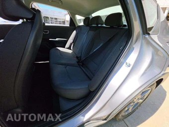2025 Kia K4 LXS - miniatura 10