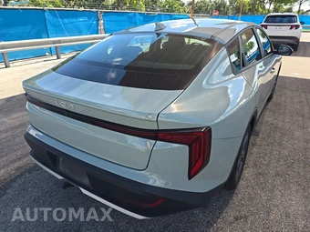 2025 Kia K4 LXS - miniatura 4