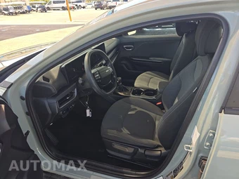 2025 Kia K4 LXS - miniatura 7