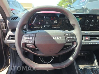 2025 Kia K4 LXS - miniatura 10