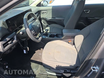 2025 Kia K4 LXS - miniatura 7