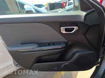 2025 Kia K4 LXS - miniatura 9
