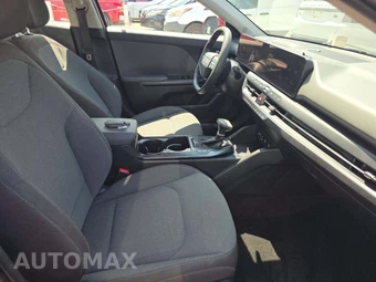 2025 Kia K4 LXS - miniatura 18