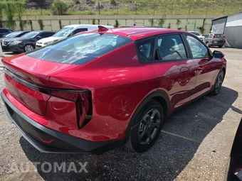 2025 Kia K4 LXS - miniatura 3