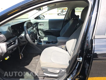 2025 Kia K4 LXS - miniatura 7