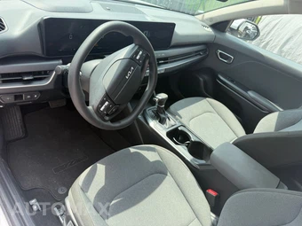2025 Kia K4 LXS - miniatura 15