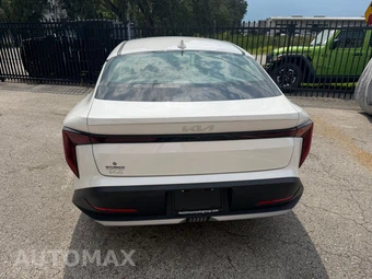 2025 Kia K4 LXS - miniatura 3