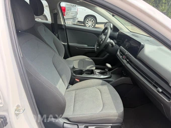 2025 Kia K4 LXS - miniatura 39
