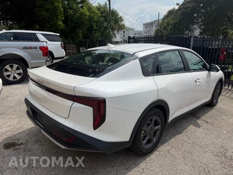 2025 Kia K4 LXS - miniatura 4