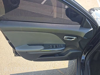 2025 Kia K4 LXS - miniatura 9