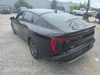 2025 Kia K4 LXS - miniatura 2