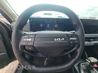 2025 Kia K4 LXS - miniatura 10