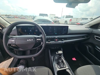 2025 Kia K4 LXS - miniatura 11