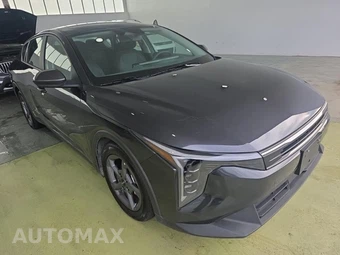 2025 Kia K4 LXS - miniatura 3