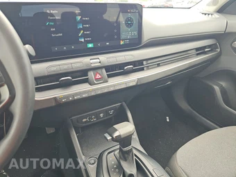 2025 Kia K4 LXS - miniatura 11