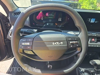 2025 Kia K4 LXS - miniatura 10