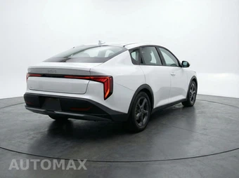 2025 Kia K4 LXS - miniatura 7