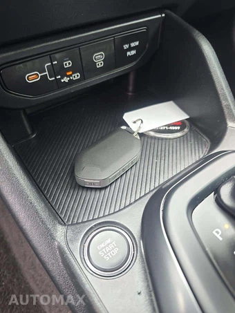 2025 Kia K4 LXS - miniatura 8