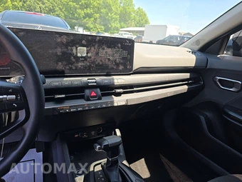 2025 Kia K4 LXS - miniatura 11