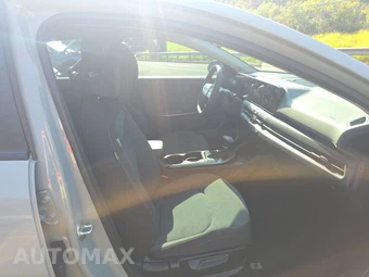 2025 Kia K4 LXS - miniatura 8