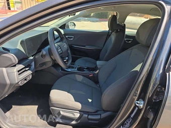 2025 Kia K4 LXS - miniatura 6