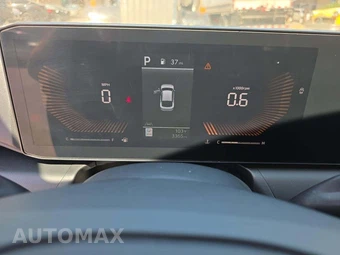 2025 Kia K4 LXS - miniatura 9