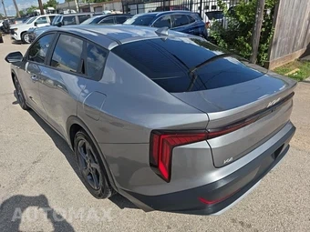 2025 Kia K4 LXS - miniatura 6