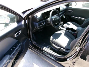 2025 Kia K4 LXS - miniatura 5