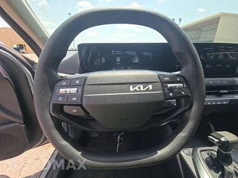 2025 Kia K4 LXS - miniatura 10