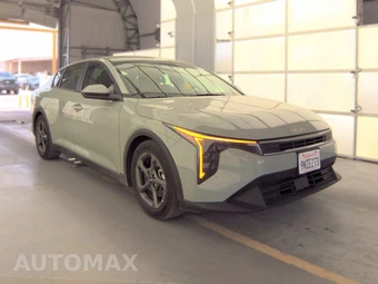 2025 Kia K4 LXS - miniatura 3