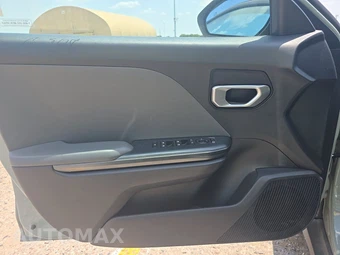 2025 Kia K4 LXS - miniatura 9