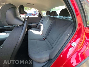 2025 Kia K4 LXS - miniatura 13